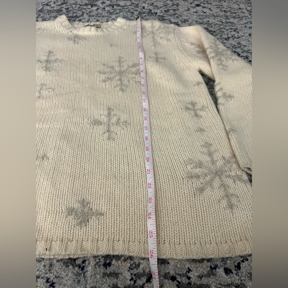 Vintage Eddie Bauer 100% Wool Snowflake Sweater - Picture 7 of 8